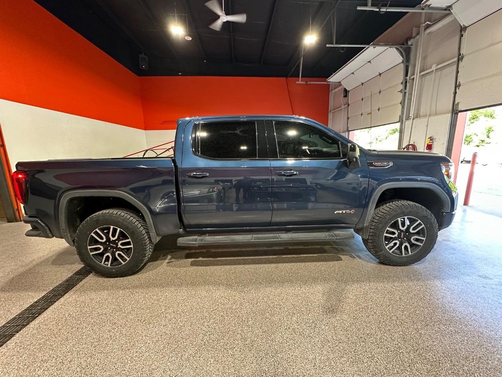 GMC Sierra 1500 Vehicle Full-screen Gallery Image 25