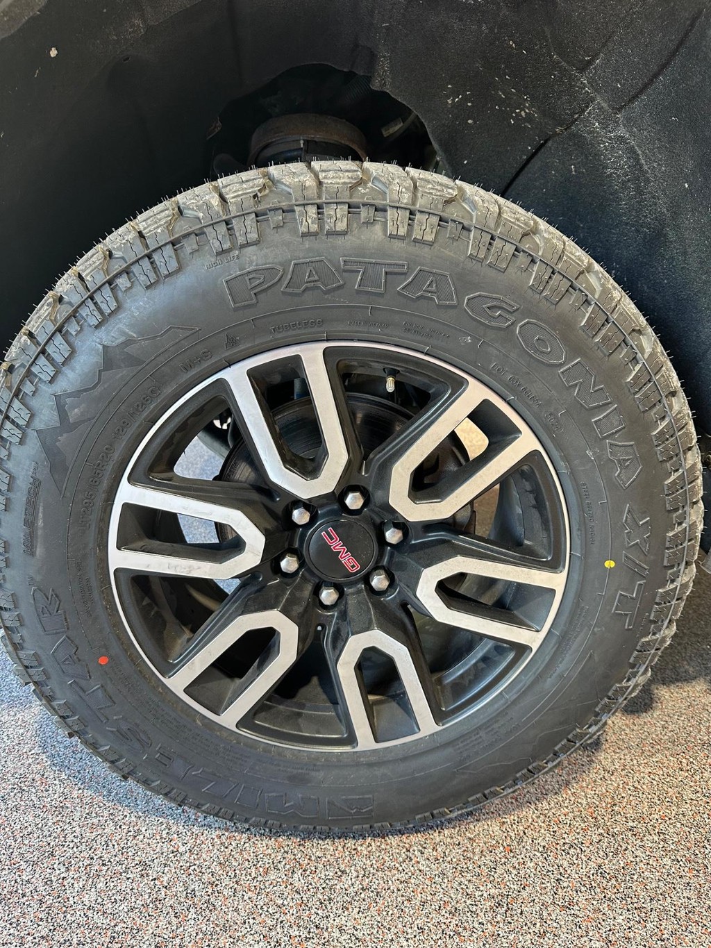 GMC Sierra 1500 Vehicle Full-screen Gallery Image 40