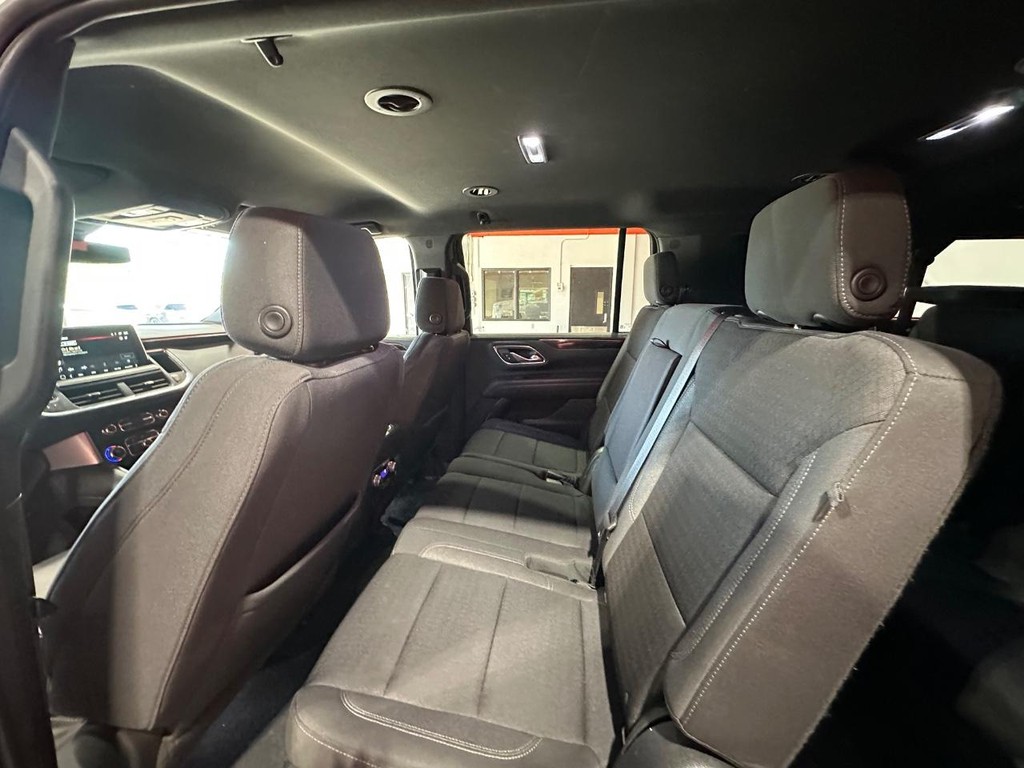 GMC Yukon XL Vehicle Full-screen Gallery Image 16