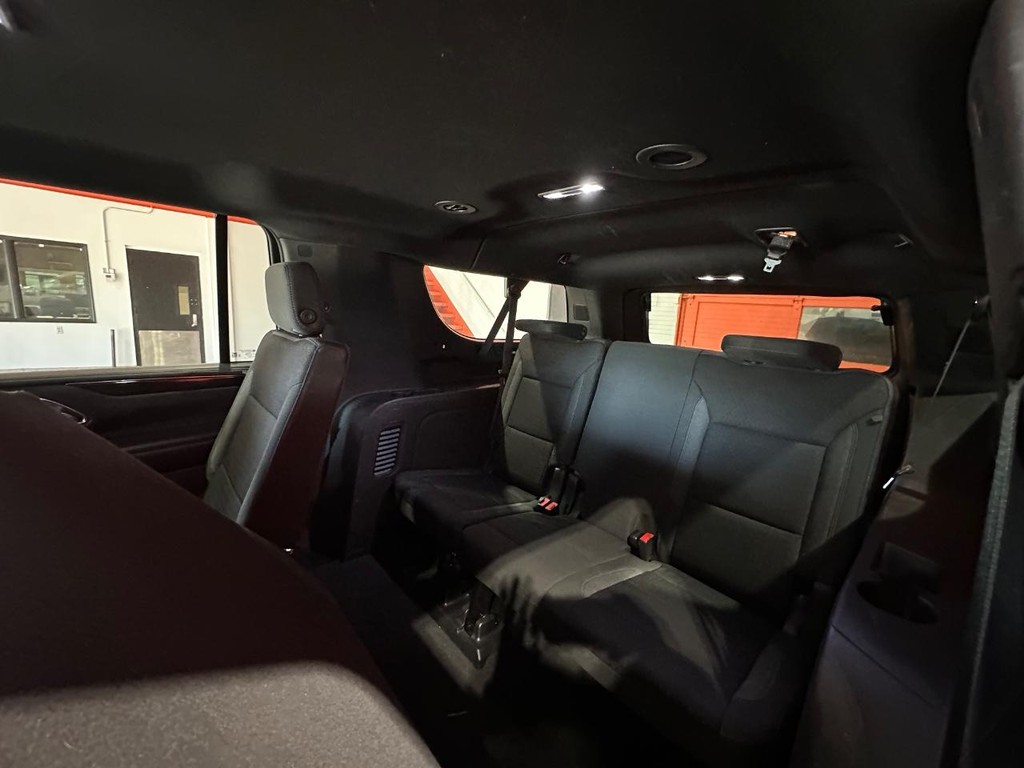 GMC Yukon XL Vehicle Full-screen Gallery Image 17