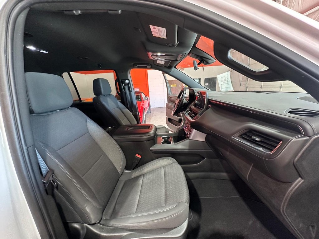 GMC Yukon XL Vehicle Full-screen Gallery Image 21