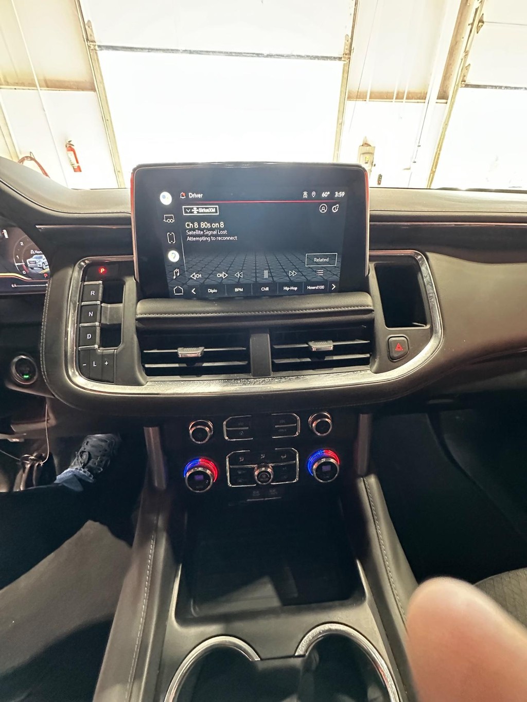 GMC Yukon XL Vehicle Full-screen Gallery Image 26