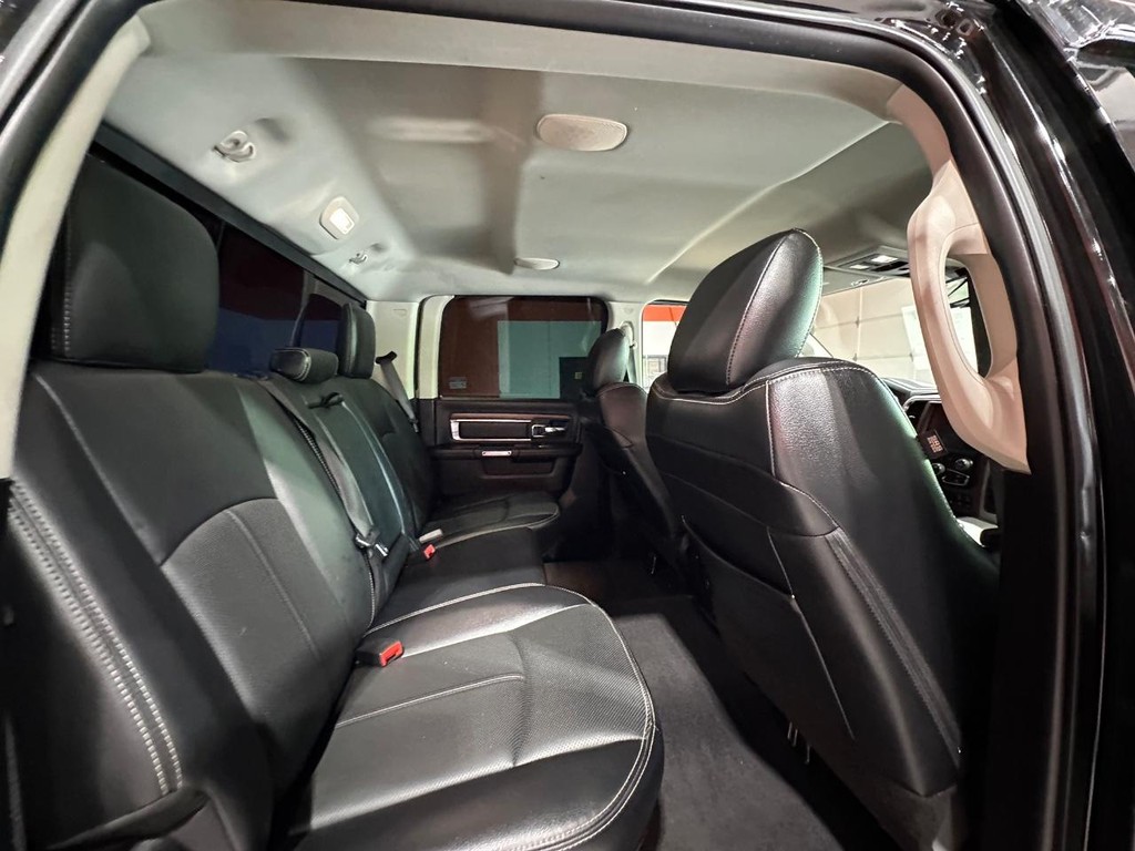 Ram 2500 Vehicle Full-screen Gallery Image 22