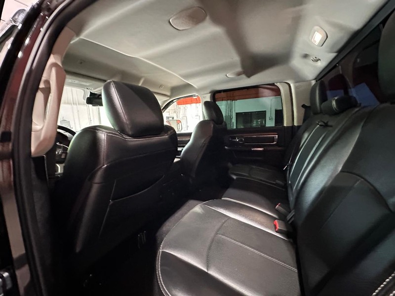 Ram 2500 Vehicle Full-screen Gallery Image 12