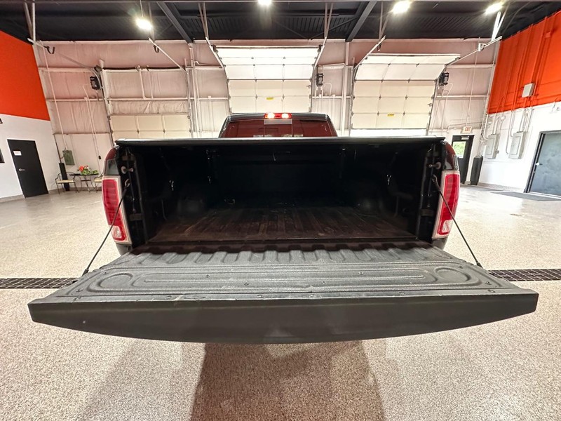 Ram 2500 Vehicle Full-screen Gallery Image 15