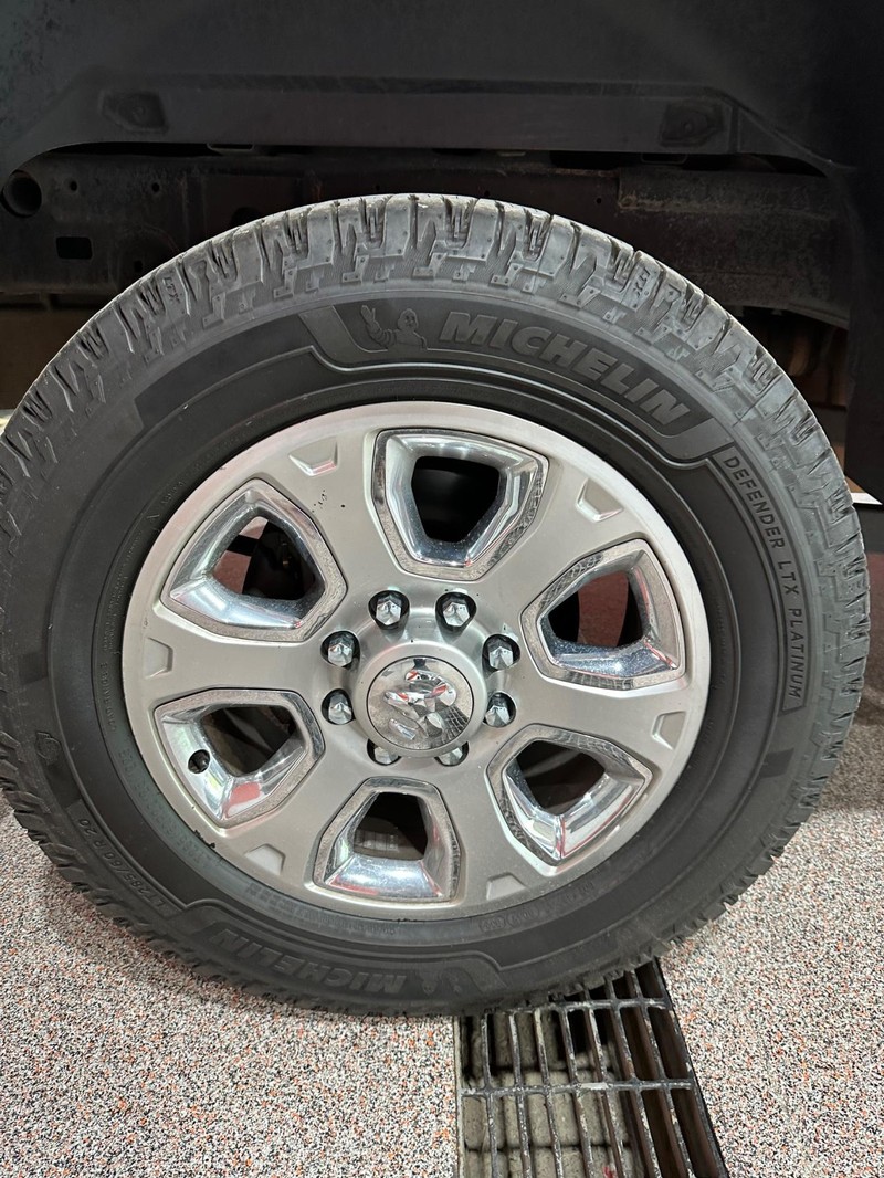 Ram 2500 Vehicle Full-screen Gallery Image 20