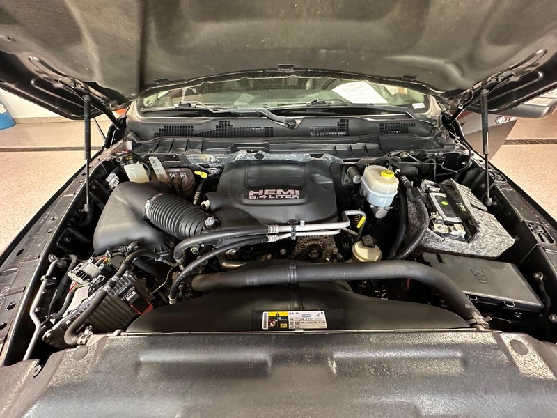 Ram 2500 Vehicle Full-screen Gallery Image 21