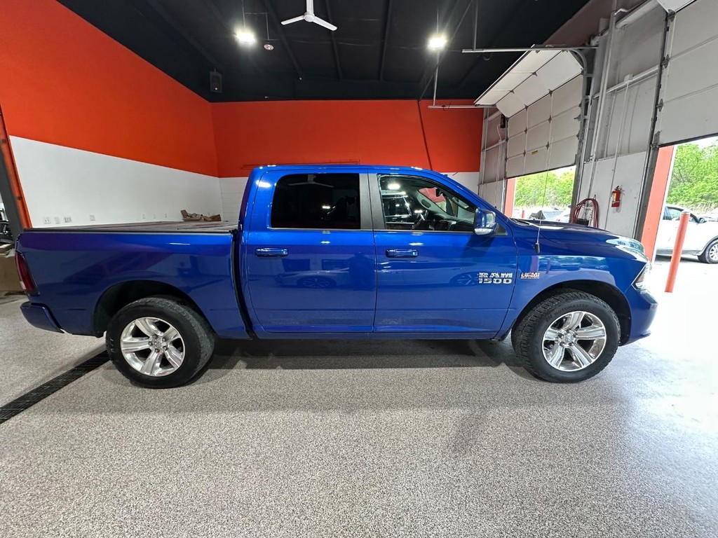 Ram 1500 Vehicle Full-screen Gallery Image 2