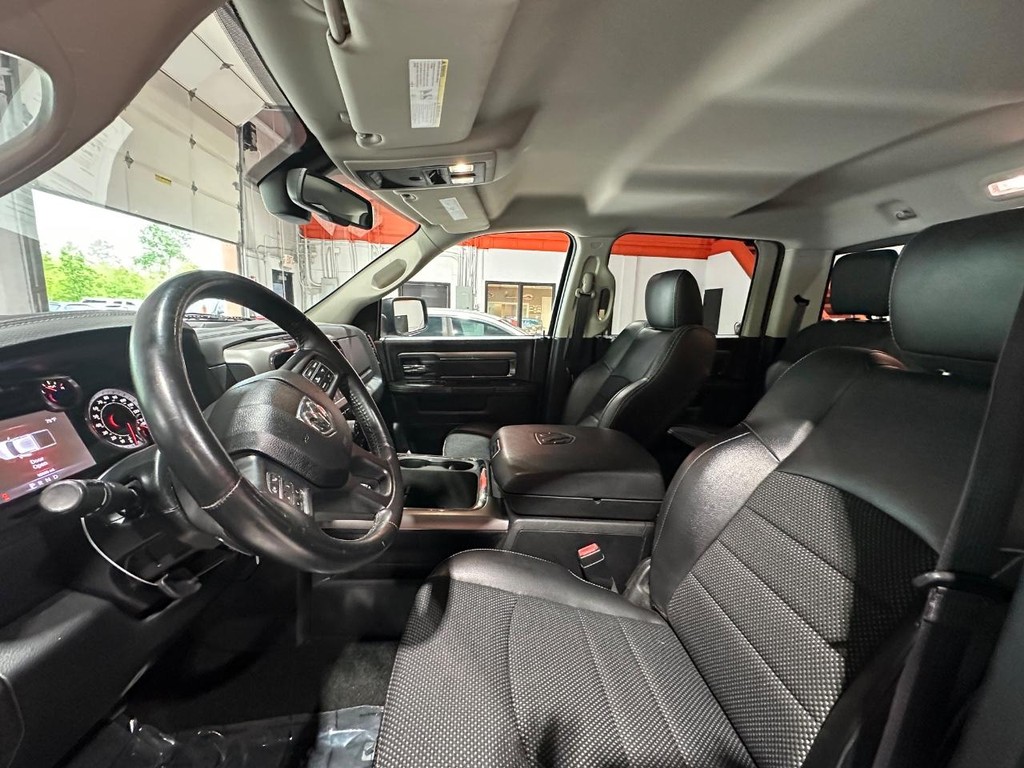 Ram 1500 Vehicle Full-screen Gallery Image 13