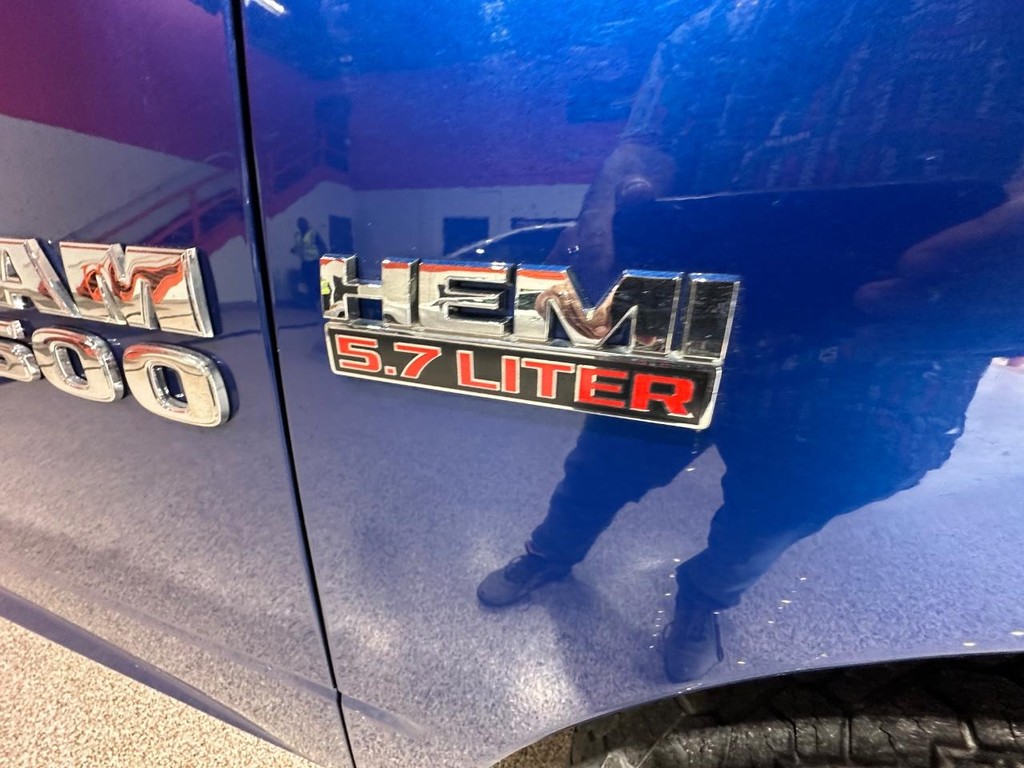 Ram 1500 Vehicle Full-screen Gallery Image 17