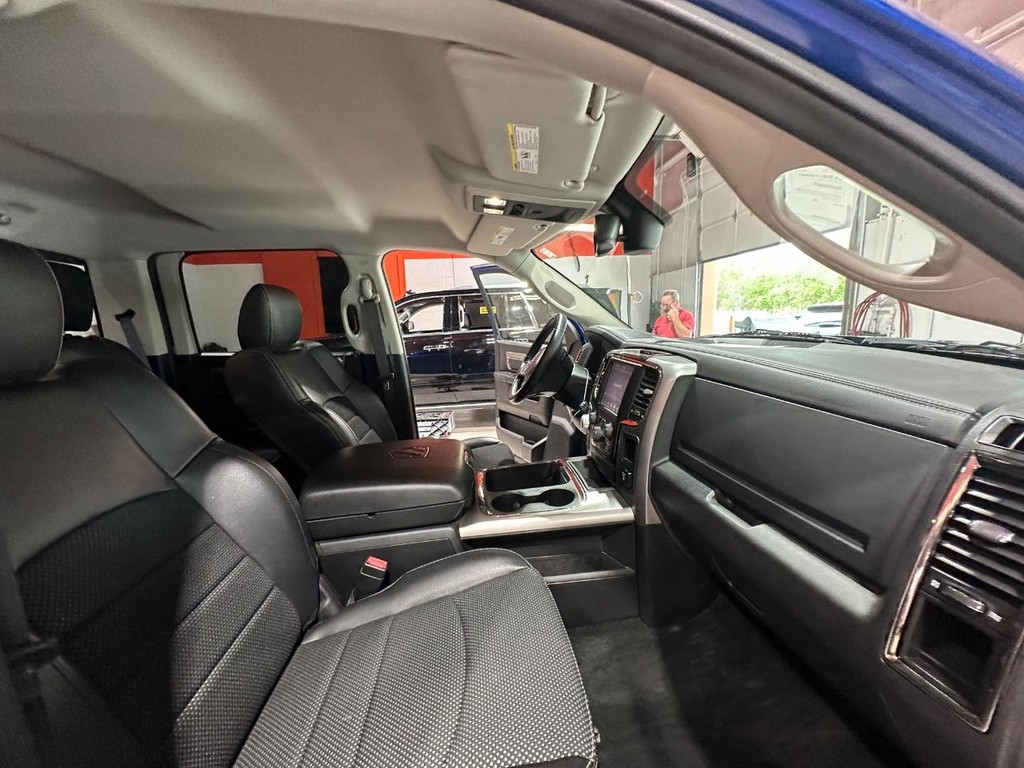 Ram 1500 Vehicle Full-screen Gallery Image 18