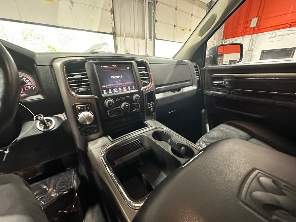 Ram 1500 Vehicle Full-screen Gallery Image 24
