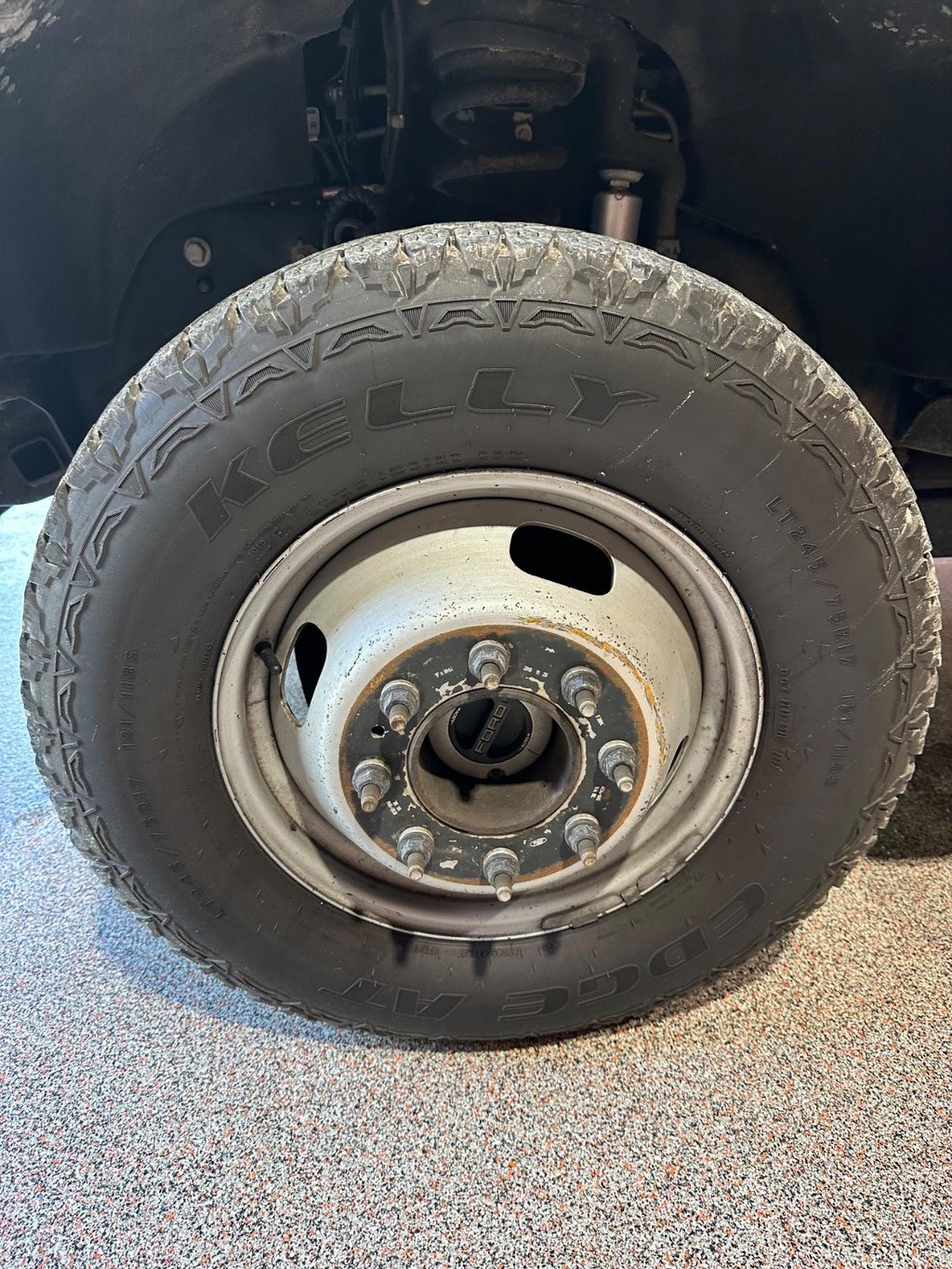 Ford Super Duty F-350 DRW Vehicle Full-screen Gallery Image 13