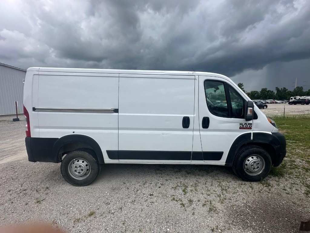 Ram ProMaster Cargo Van Vehicle Full-screen Gallery Image 2