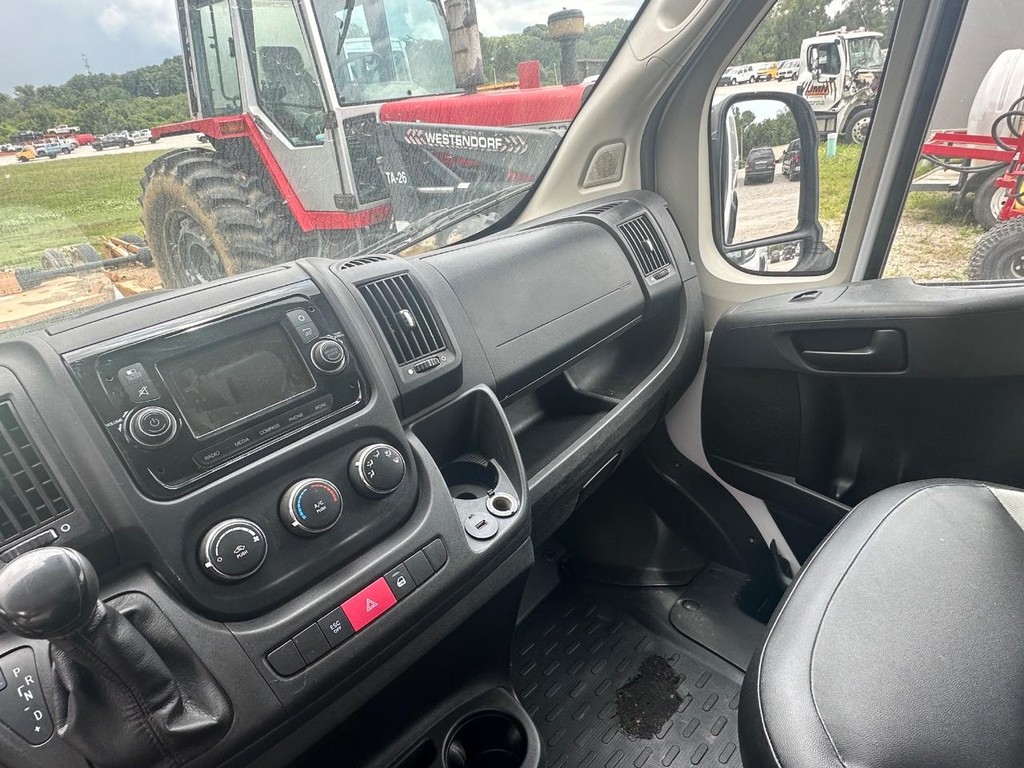 Ram ProMaster Cargo Van Vehicle Full-screen Gallery Image 11
