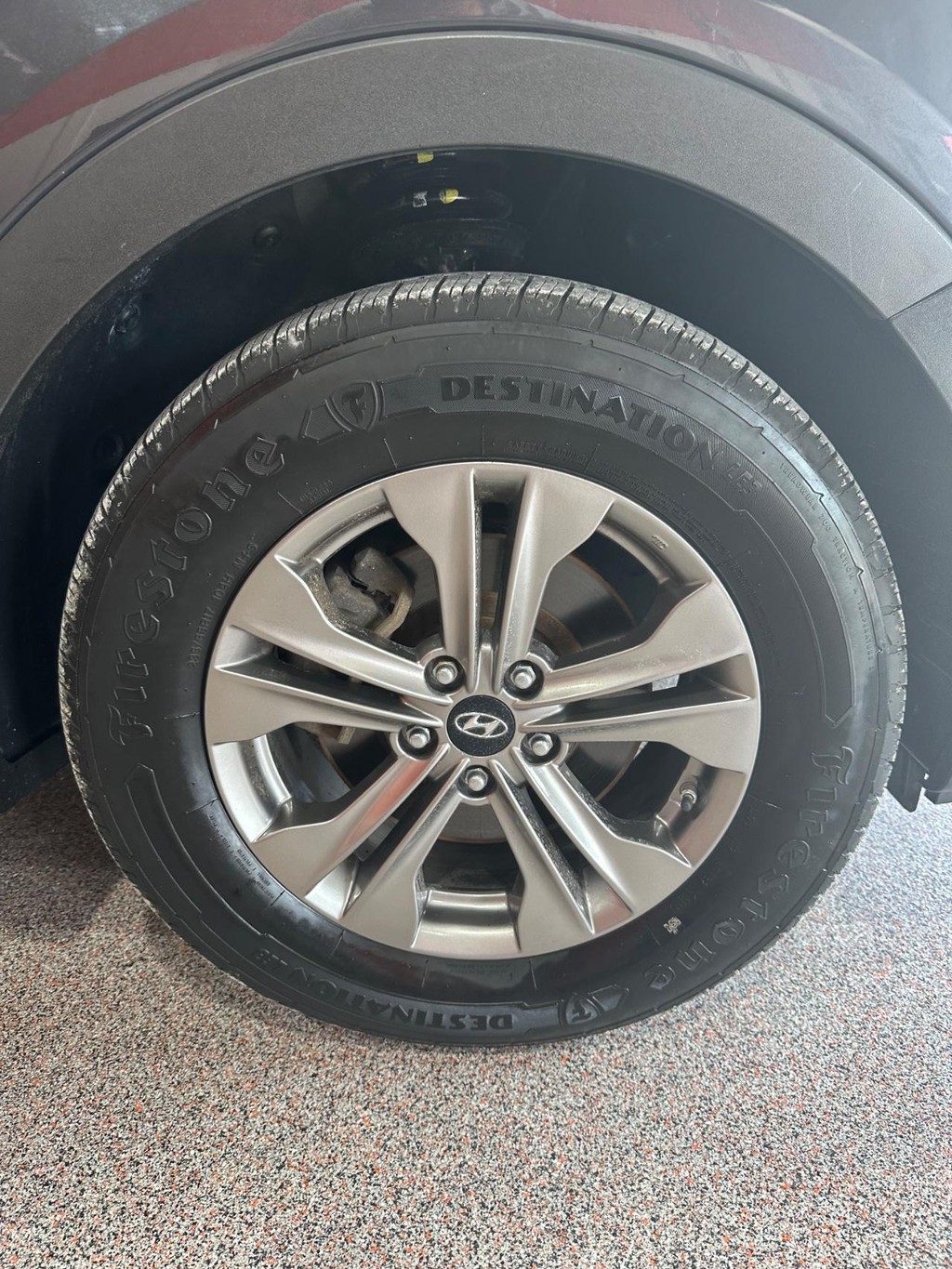 Hyundai Santa Fe Sport Vehicle Full-screen Gallery Image 7