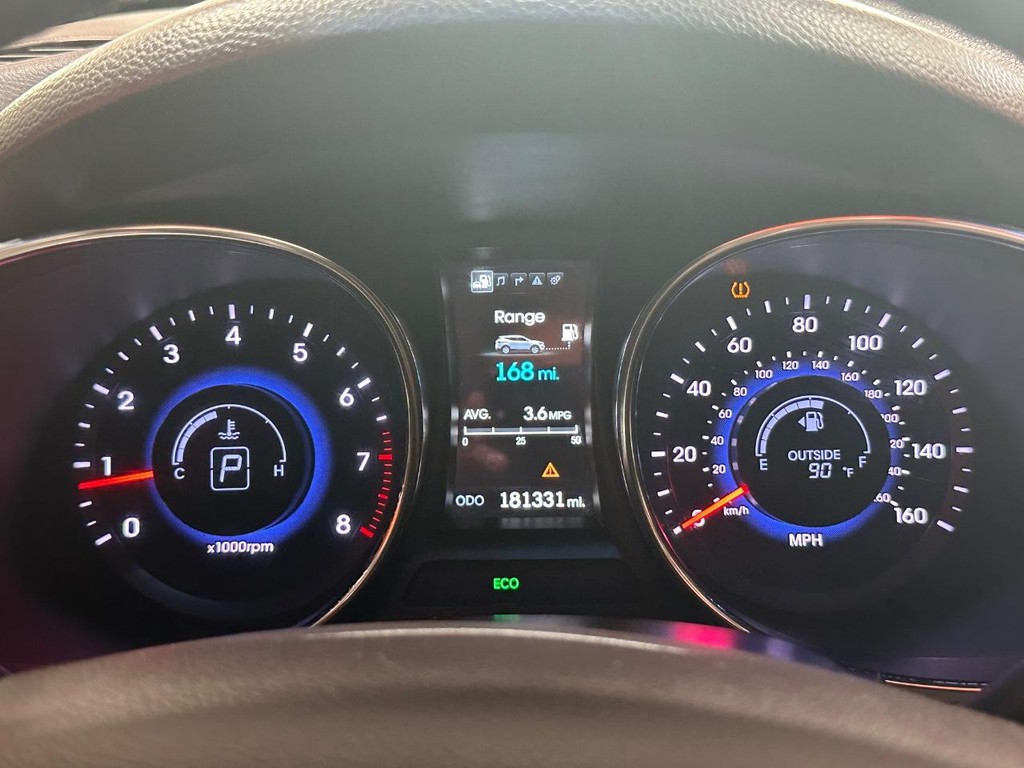 Hyundai Santa Fe Sport Vehicle Full-screen Gallery Image 25