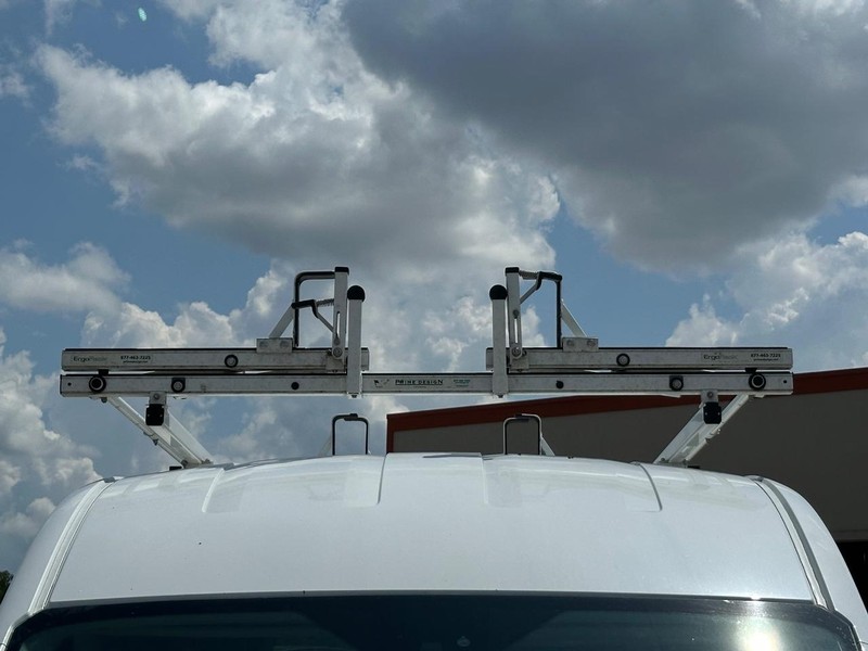 Ford Transit-150 Vehicle Full-screen Gallery Image 9