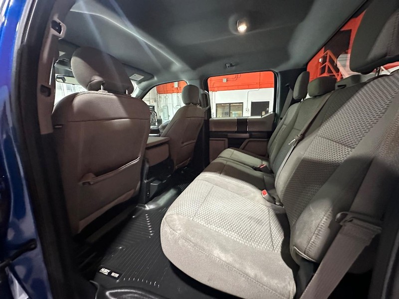 Ford F-150 Vehicle Full-screen Gallery Image 10