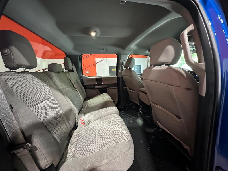 Ford F-150 Vehicle Full-screen Gallery Image 21