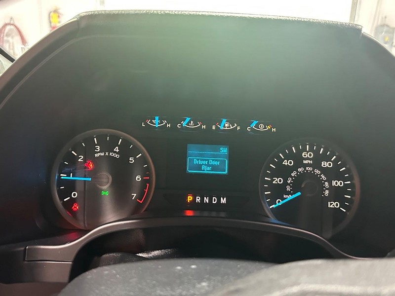 Ford F-150 Vehicle Full-screen Gallery Image 22