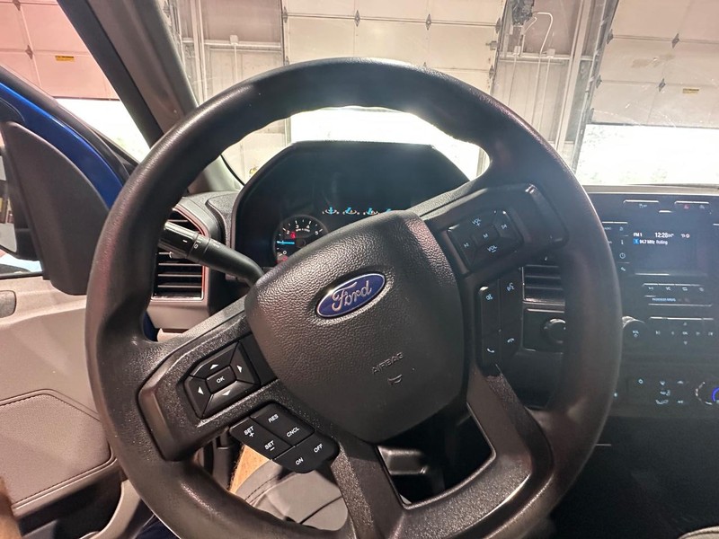 Ford F-150 Vehicle Full-screen Gallery Image 27