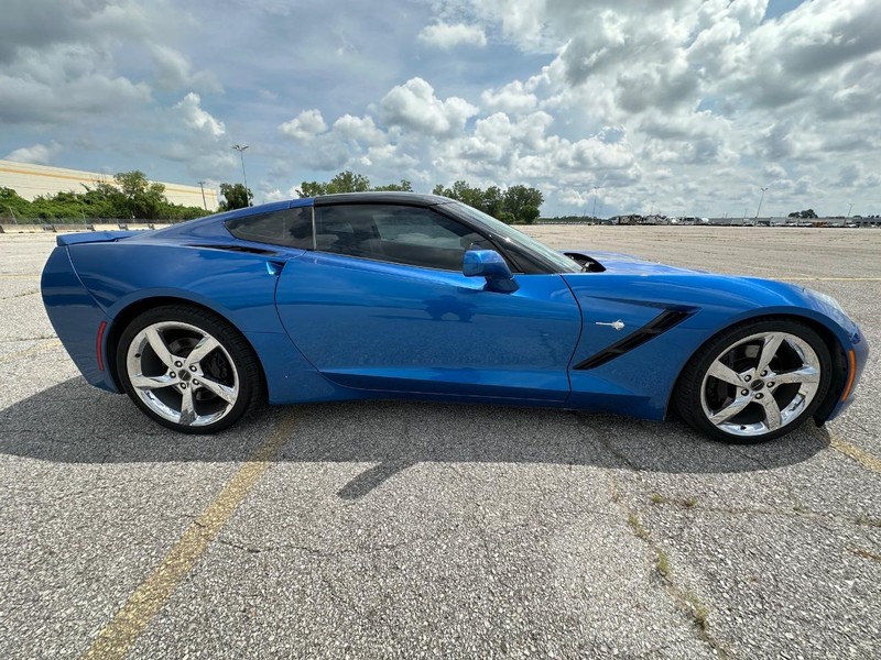 2014 Chevrolet Corvette Stingray Z51 3LT photo 2
