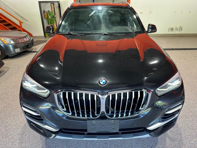 BMW X5 Vehicle Full-screen Gallery Image 07