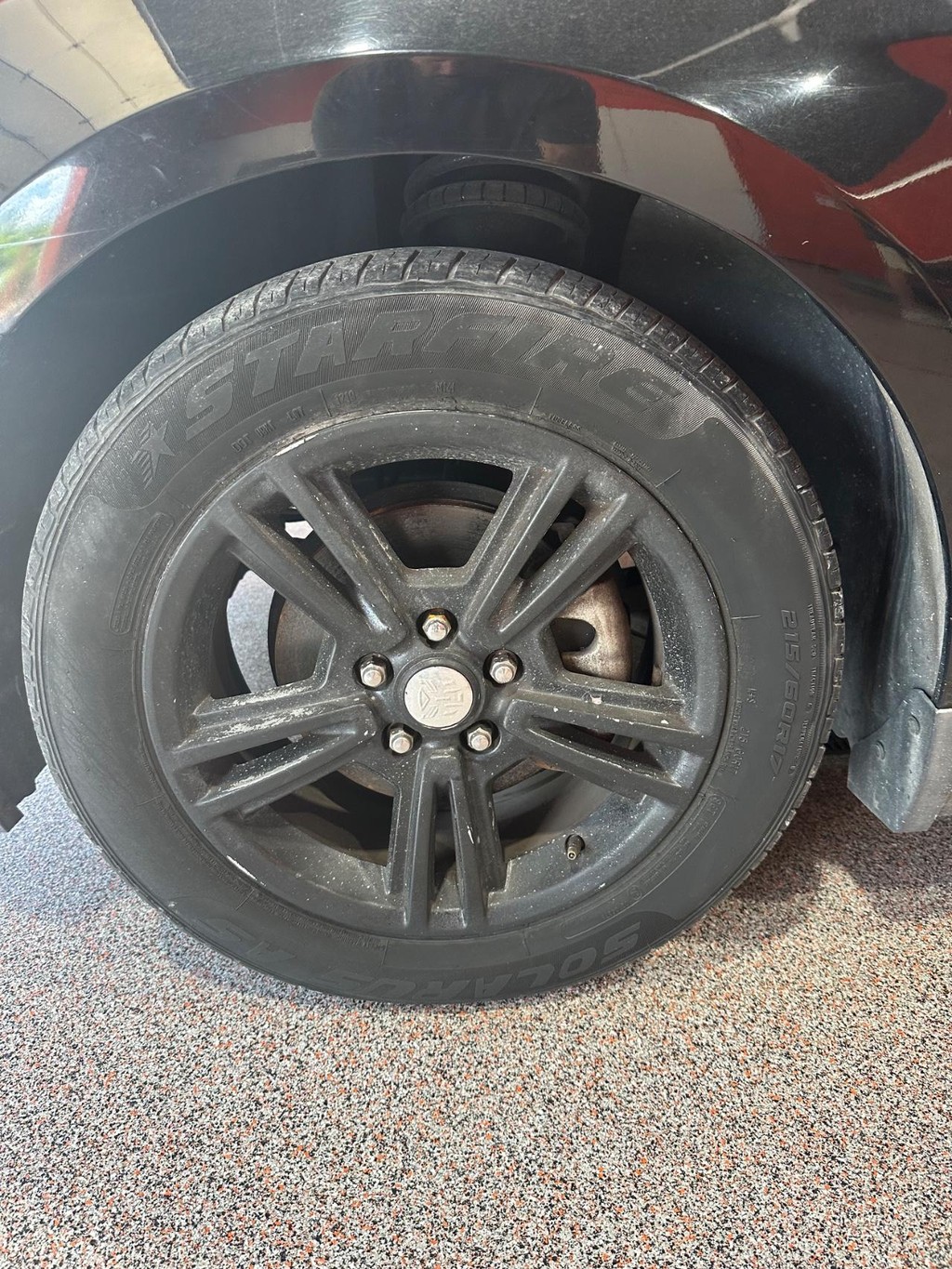 Ford Mustang Vehicle Full-screen Gallery Image 8