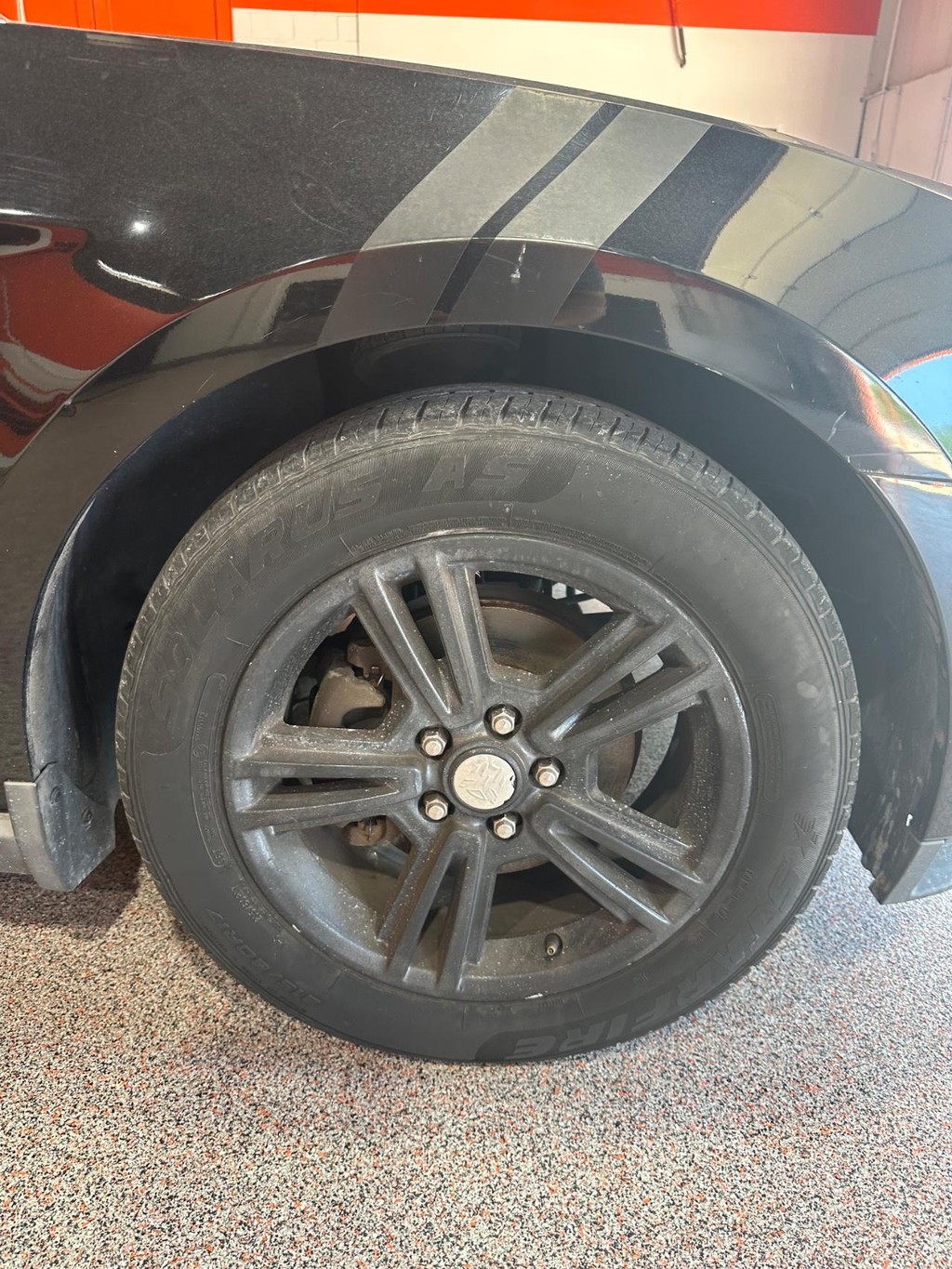 Ford Mustang Vehicle Full-screen Gallery Image 11