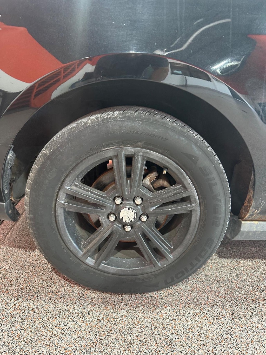 Ford Mustang Vehicle Full-screen Gallery Image 12