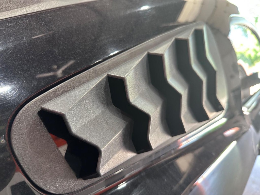 Ford Mustang Vehicle Full-screen Gallery Image 15