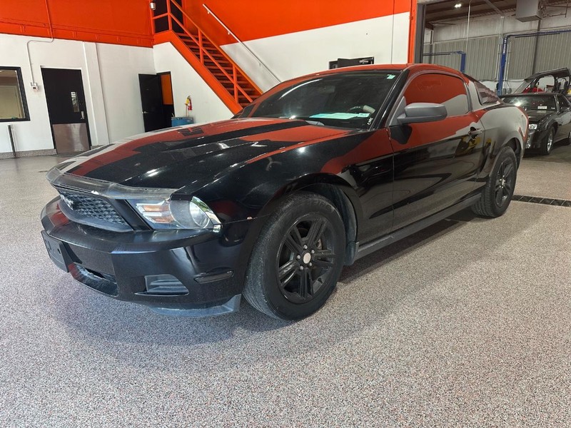 2010 Ford Mustang V6 photo 9