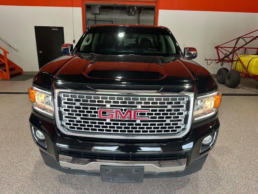 GMC Canyon Vehicle Full-screen Gallery Image 8