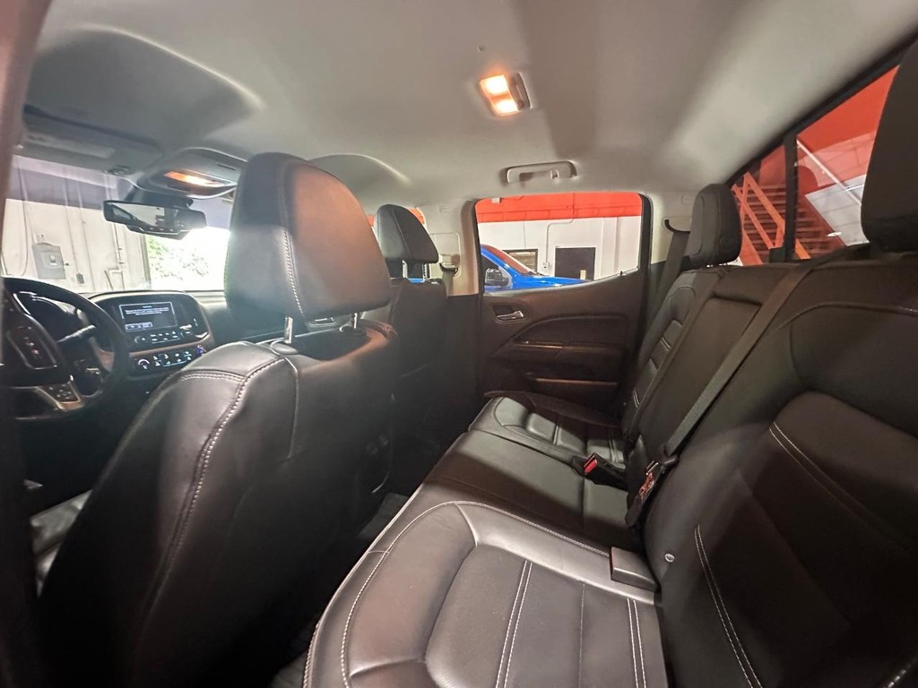 GMC Canyon Vehicle Full-screen Gallery Image 10