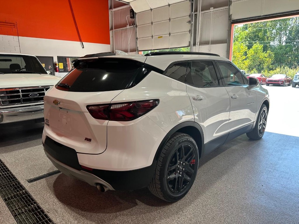 Chevrolet Blazer Vehicle Full-screen Gallery Image 03