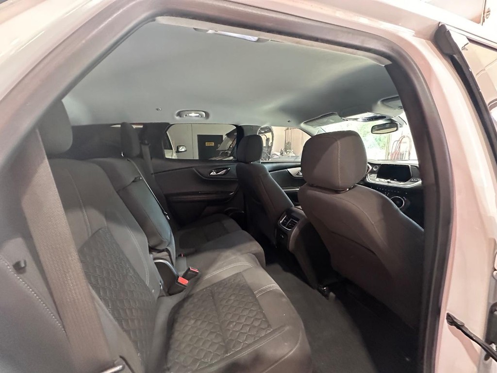 Chevrolet Blazer Vehicle Full-screen Gallery Image 11