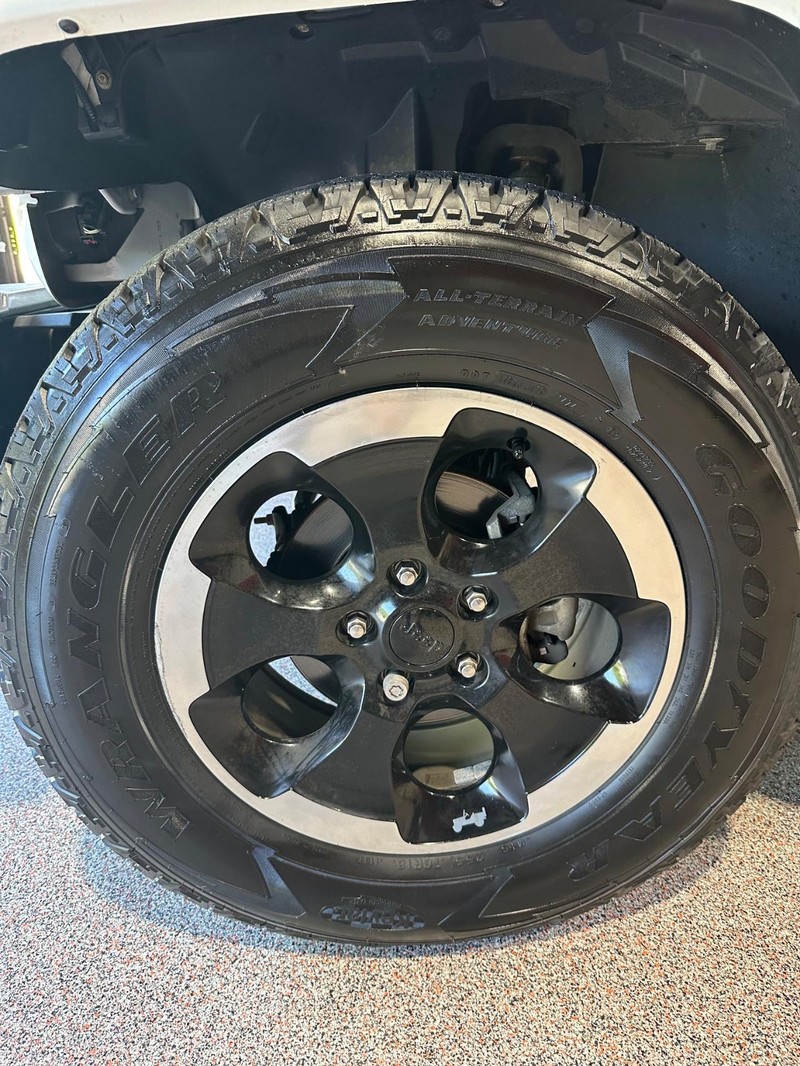 Jeep Wrangler Unlimited Vehicle Full-screen Gallery Image 7