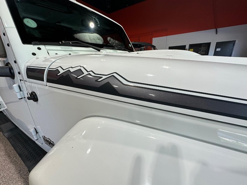 Jeep Wrangler Unlimited Vehicle Full-screen Gallery Image 16