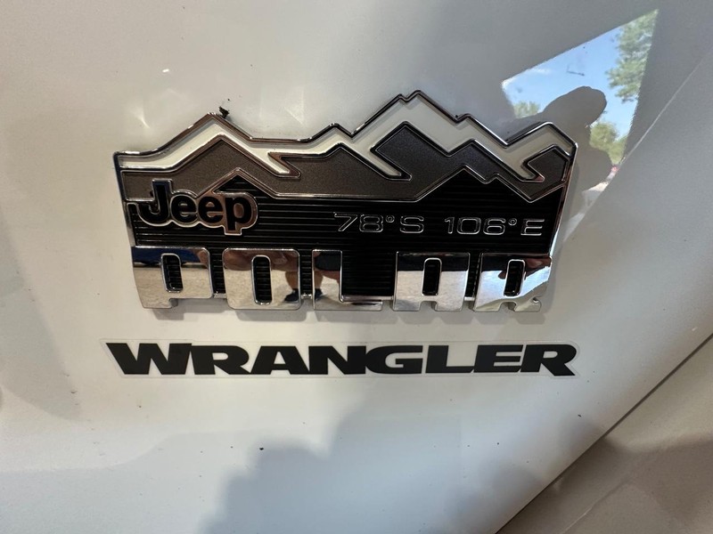 Jeep Wrangler Unlimited Vehicle Full-screen Gallery Image 19
