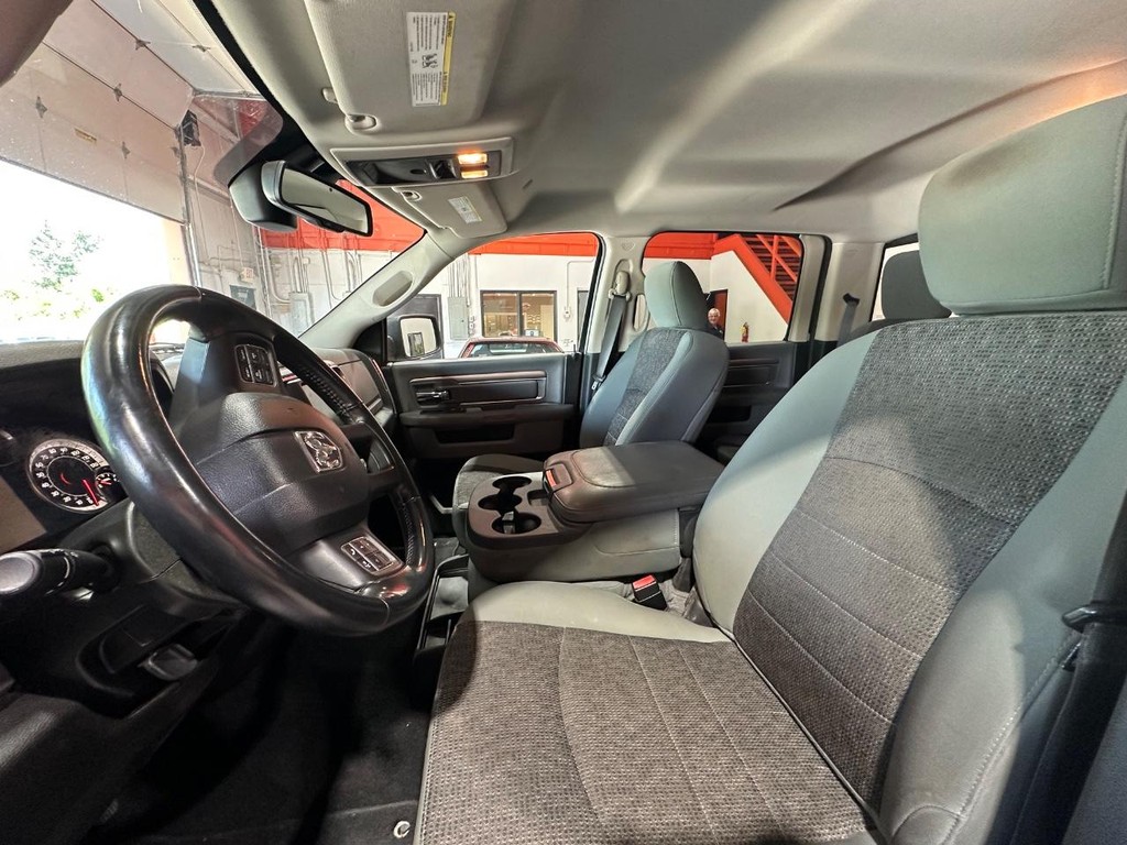 Ram 1500 Vehicle Full-screen Gallery Image 16