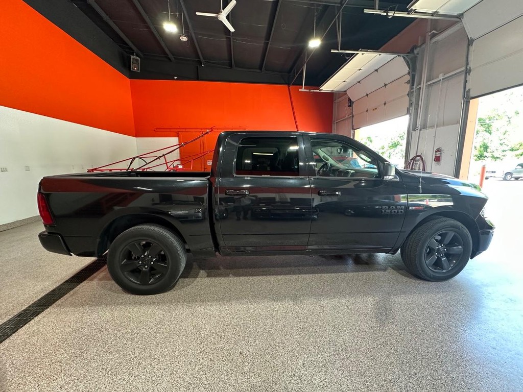 Ram 1500 Vehicle Full-screen Gallery Image 25