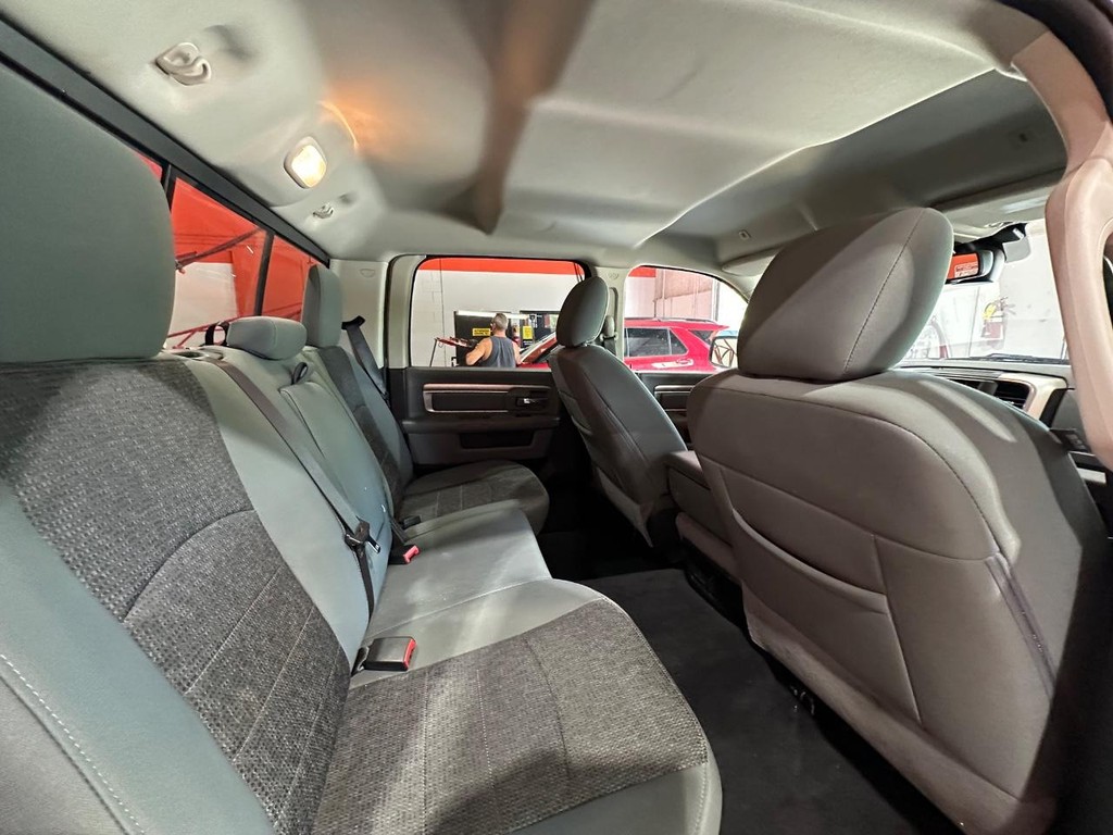 Ram 1500 Vehicle Full-screen Gallery Image 39