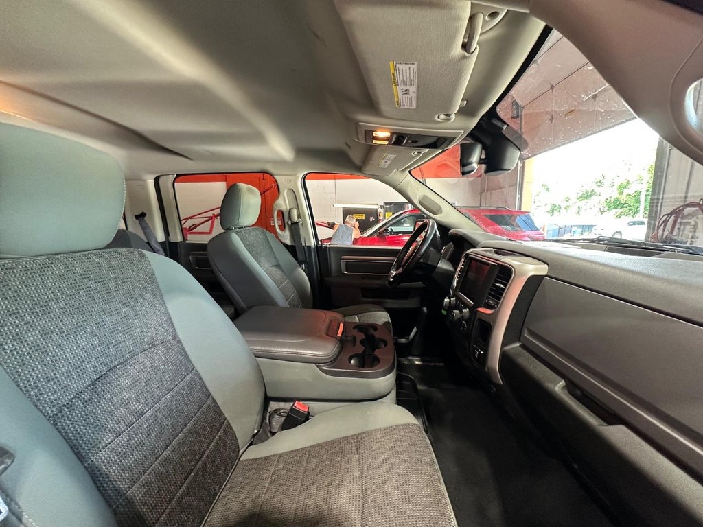 Ram 1500 Vehicle Full-screen Gallery Image 40