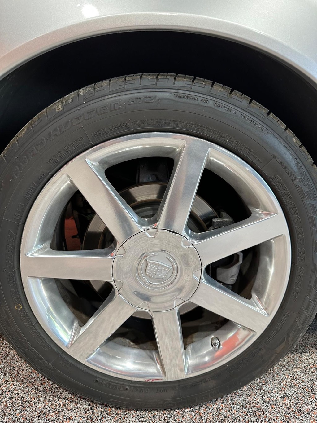 Cadillac XLR Vehicle Full-screen Gallery Image 11