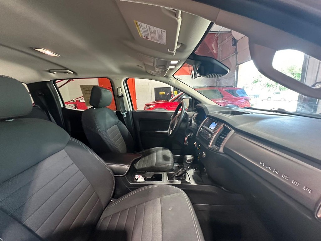 Ford Ranger Vehicle Full-screen Gallery Image 18