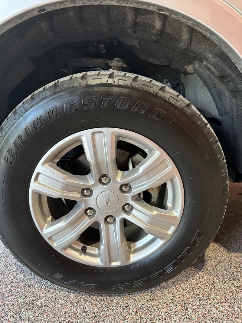 Ford Ranger Vehicle Full-screen Gallery Image 12