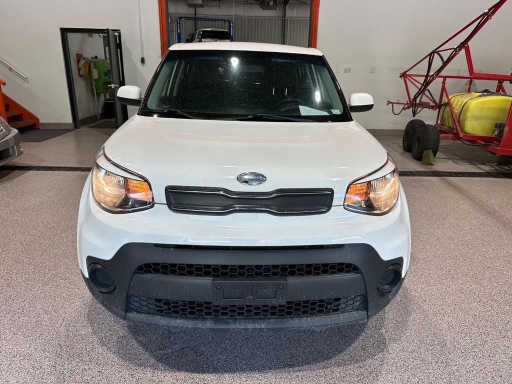 Kia Soul Vehicle Full-screen Gallery Image 6