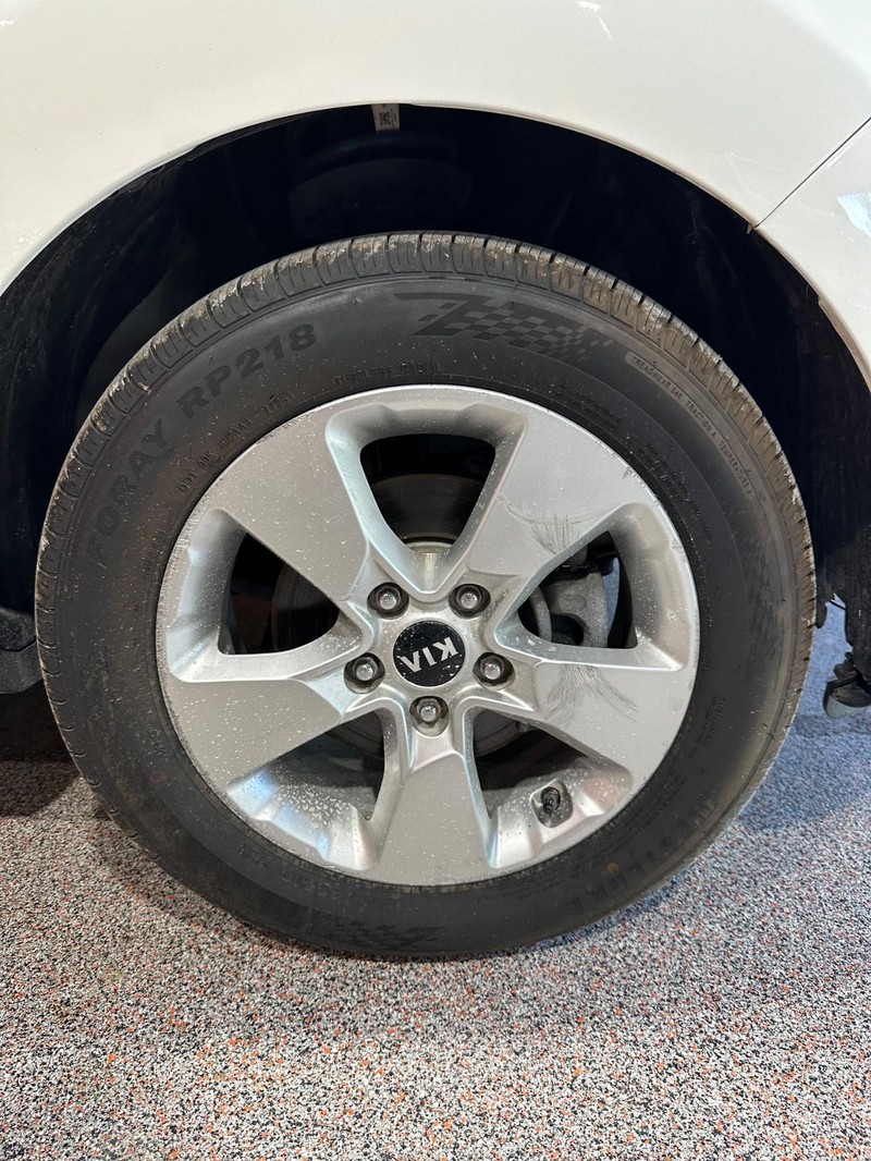 Kia Soul Vehicle Full-screen Gallery Image 12