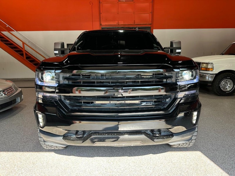 2018 Chevrolet Silverado 1500 LT2 photo 3